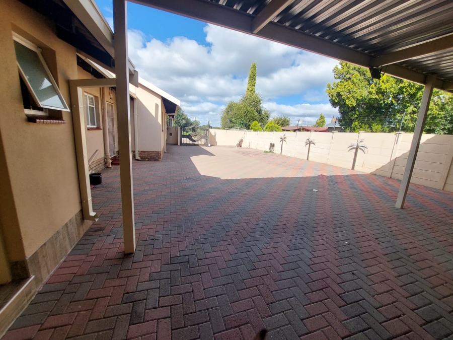 3 Bedroom Property for Sale in Meiringspark North West